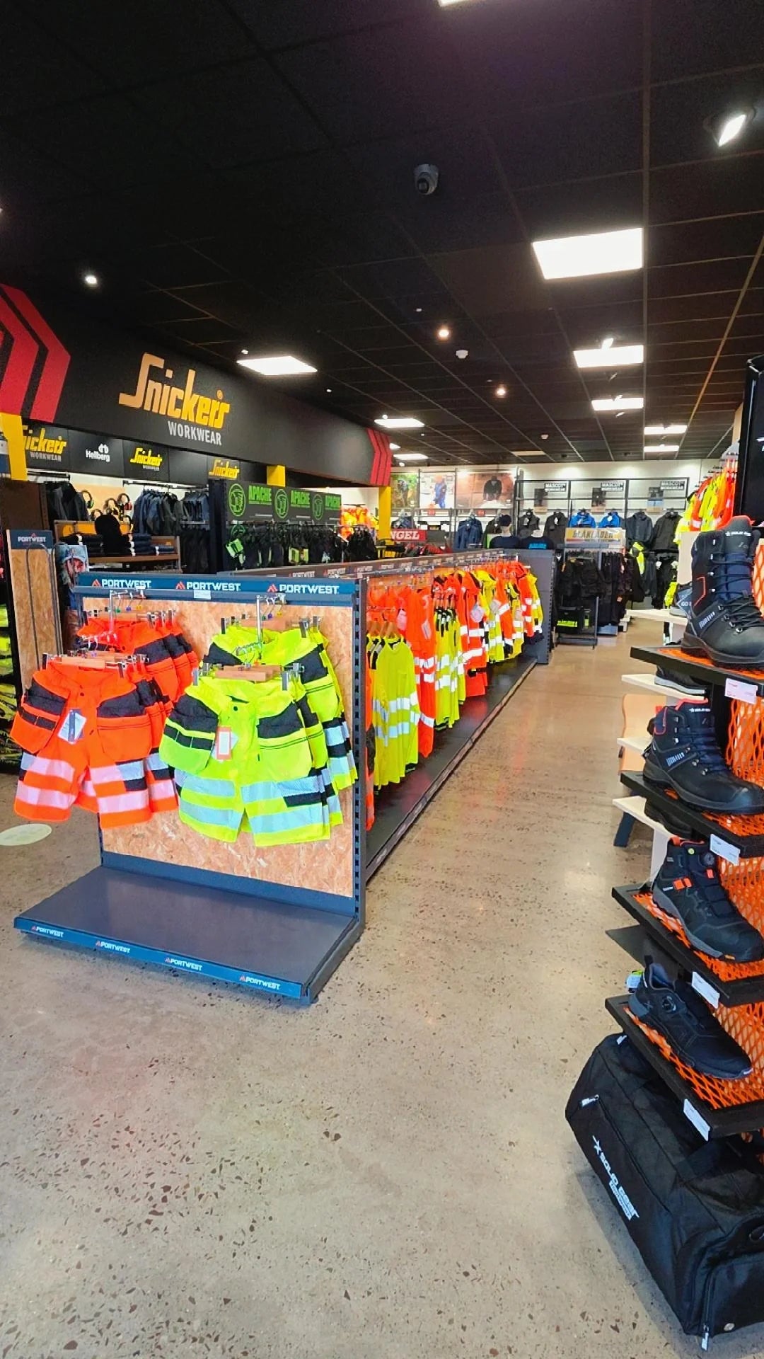 Workwear Outlet | Sale Items Boots, Jackets & More