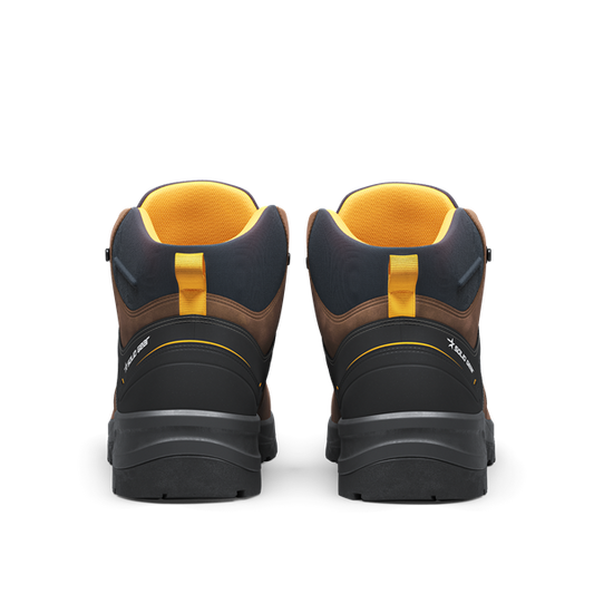 Slip resistant Essence work boot with brown nubuck leather and CORDURA fabric. Safety footwear with built-in comfort in all parts.