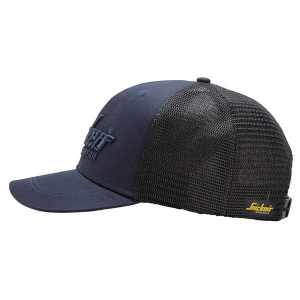 Side view of the Snickers 9001 trucker hat highlighting the curved brim, mesh ventilation panels and classic workwear styling, on a white background.