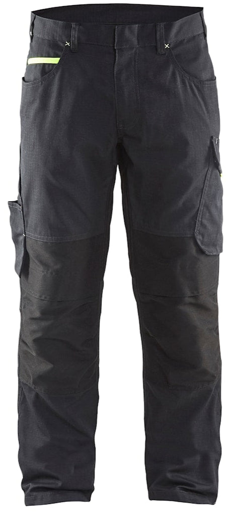Explore the Blåkläder 1495 Service Trousers (also known as Blaklader 1495) – high-performance workwear engineered in Sweden and trusted by trades across Ireland. Order online or in-store at Kustom Workwear Waterford.